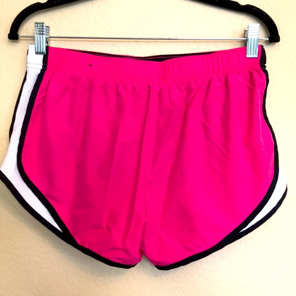 Nike shorts - Picture 3 of 5